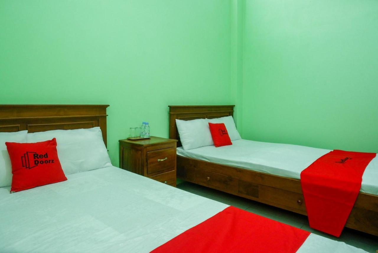 Reddoorz Syariah Near Monumen Jogja Kembali Hotel Kejayan Kültér fotó