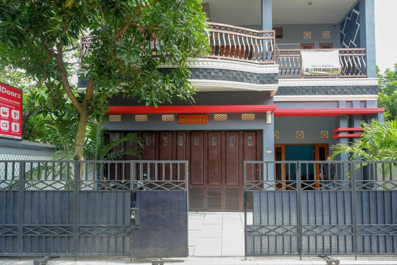 Reddoorz Syariah Near Monumen Jogja Kembali Hotel Kejayan Kültér fotó